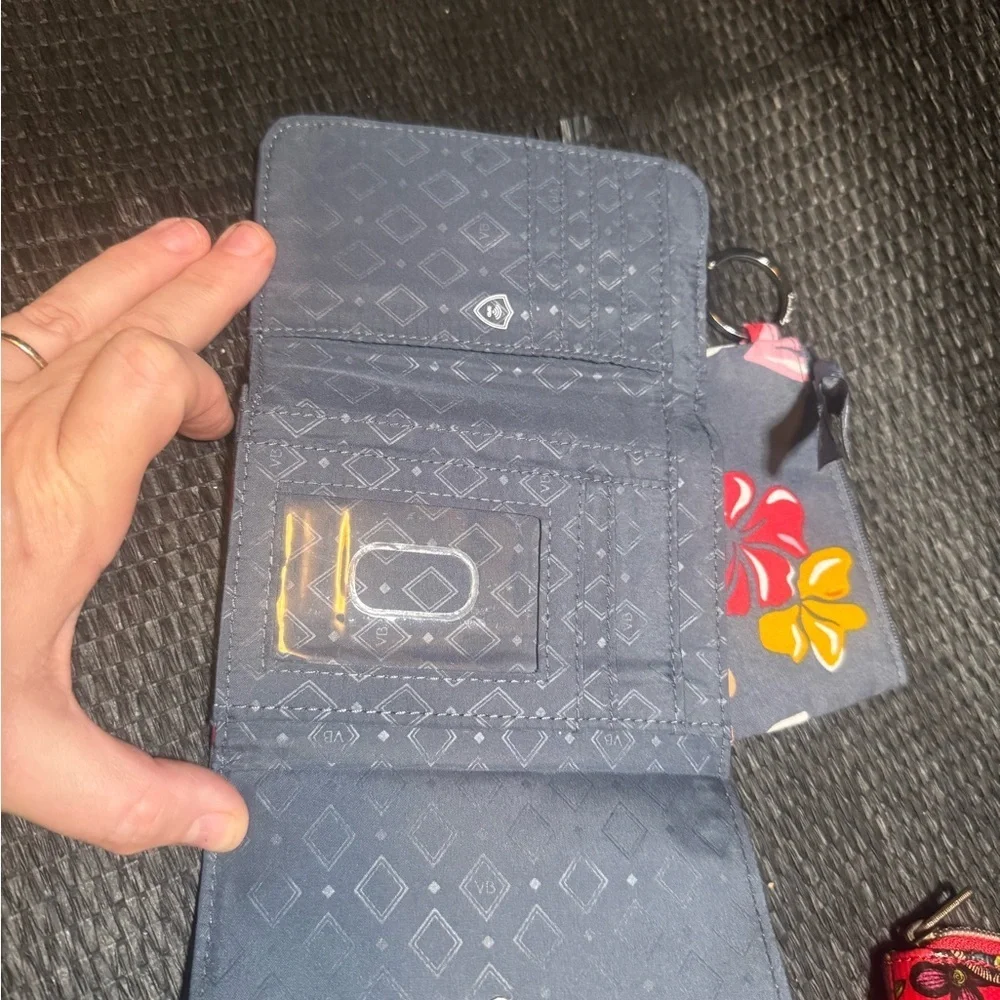 Vera Bradley Gray Floral Quilted Wallet and ID Holder - Picture 7 of 8